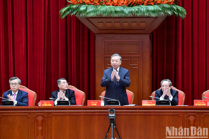 Party General Secretary To Lam and leaders of the Organisation Commission attend the conference.