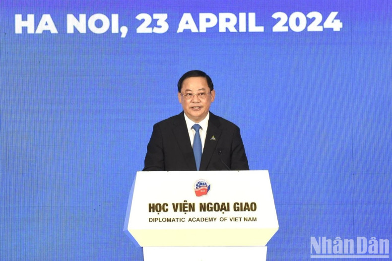 Lao Prime Minister Sonexay Siphandone speaks at the event. Lao Prime Minister Sonexay Siphandone speaks at the event.