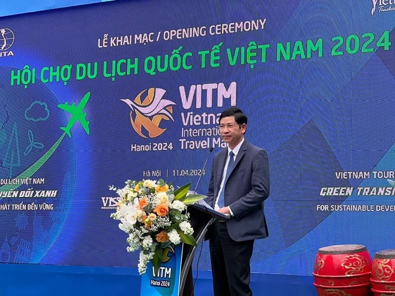 Deputy Minister of Culture, Sports and Tourism Ho An Phong speaks at the opening ceremony. Deputy Minister of Culture, Sports and Tourism Ho An Phong speaks at the opening ceremony.