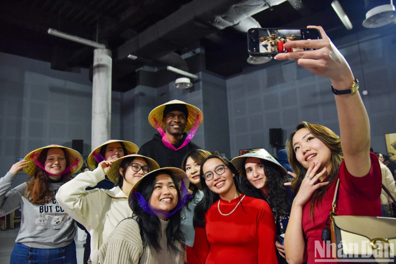 The event aims to help the students to strengthen solidarity and preserve the nation’s cultural traditions.