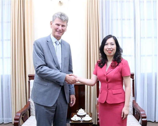 Deputy Minister of Foreign Affairs Le Thi Thu Hang receives Icelandic Ambassador Thórir Isben (Photo: VNA) Deputy Minister of Foreign Affairs Le Thi Thu Hang receives Icelandic Ambassador Thórir Isben (Photo: VNA)