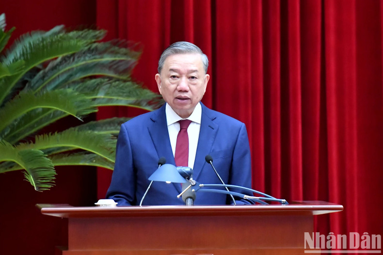 [In Pictures] 13th Party Central Committee’s plenum opens ảnh 1