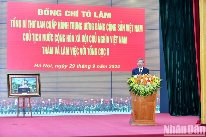 [In Pictures] General Secretary and President To Lam works with Defence Ministry's General Department II ảnh 3