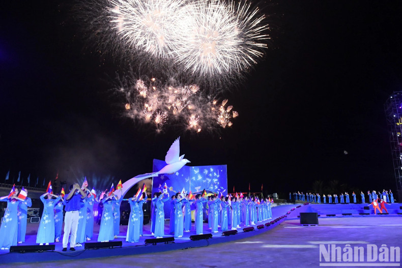 In addition to the cross-cutting theme and rich connotation as above, the festival also provides an opportunity to introduce and promote the land and people of Quang Tri as an attractive destination and a gathering place for tourists and international friends, thereby stimulating tourism demand and contributing to promoting economic and social development.