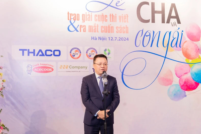 , Le Quoc Minh, Member of the Party Central Committee, Editor-in-chief of Nhan Dan Newspaper, Vice Chairman of the Party Central Committee’s Commission for Information and Education, and Chairman of the Vietnam Journalists’ Association speaks at the ceremony.