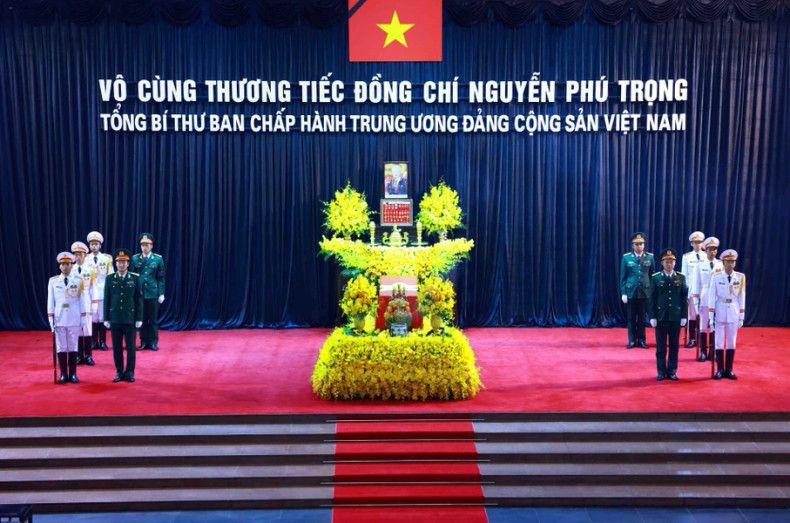 The casket of General Secretary Nguyen Phu Trong is placed at the National Funeral Hall, No.5 Tran Thanh Tong, Hanoi. (Photo: VNA) The casket of General Secretary Nguyen Phu Trong is placed at the National Funeral Hall, No.5 Tran Thanh Tong, Hanoi. (Photo: VNA)