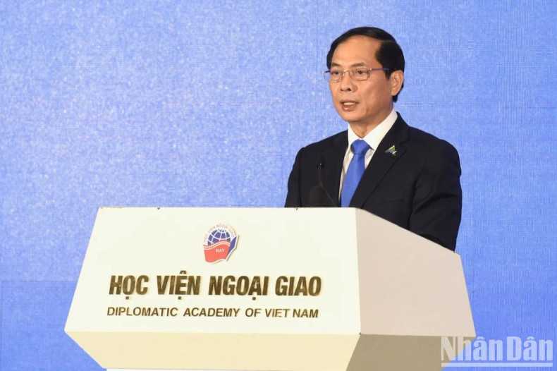 Minister of Foreign Affairs Bui Thanh Son speaks at the opening of the forum. Minister of Foreign Affairs Bui Thanh Son speaks at the opening of the forum.