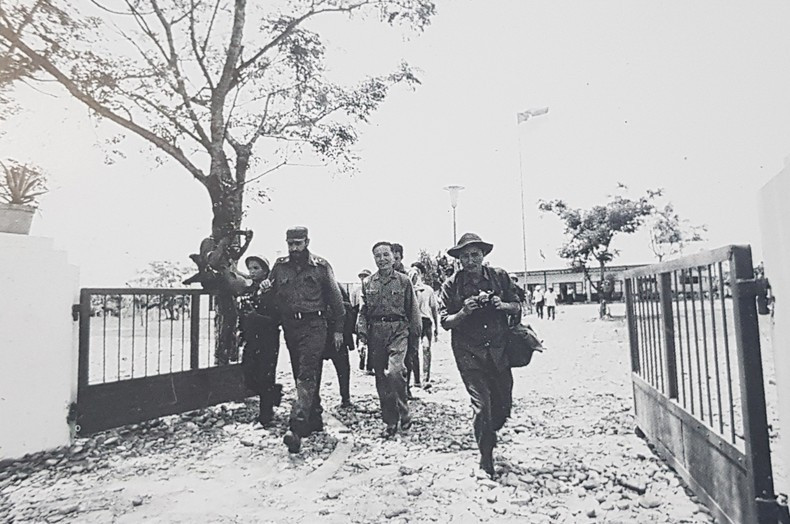 Cuban leader Fidel Castro visits the Provisional Revolutionary Government of the Republic of South Vietnam. (File photo) Cuban leader Fidel Castro visits the Provisional Revolutionary Government of the Republic of South Vietnam. (File photo)