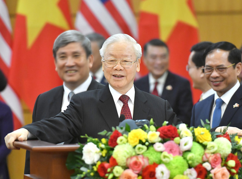 Party General Secretary Nguyen Phu Trong speaks at the meeting with the press. Party General Secretary Nguyen Phu Trong speaks at the meeting with the press.