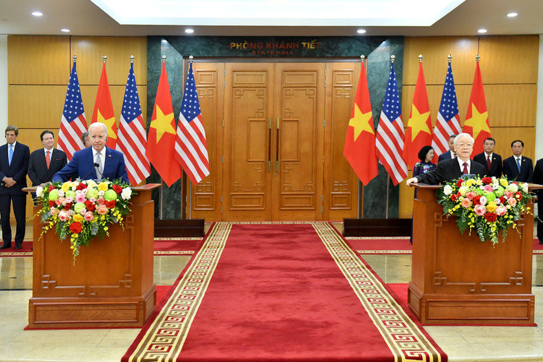 General Secretary of the Communist Party of Vietnam Central Committee Nguyen Phu Trong and US President Joe Biden met with the press following their talks in Hanoi on September 10 evening, providing information about the outcomes of the talks. General Secretary of the Communist Party of Vietnam Central Committee Nguyen Phu Trong and US President Joe Biden met with the press following their talks in Hanoi on September 10 evening, providing information about the outcomes of the talks.