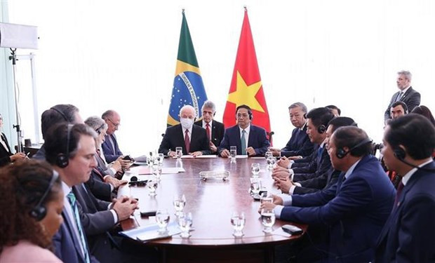 The talks between PM Pham Minh Chinh and Brazilian President Luiz Inacio Lula da Silva in Brasilia on September 25. (Photo: VNA) The talks between PM Pham Minh Chinh and Brazilian President Luiz Inacio Lula da Silva in Brasilia on September 25. (Photo: VNA)