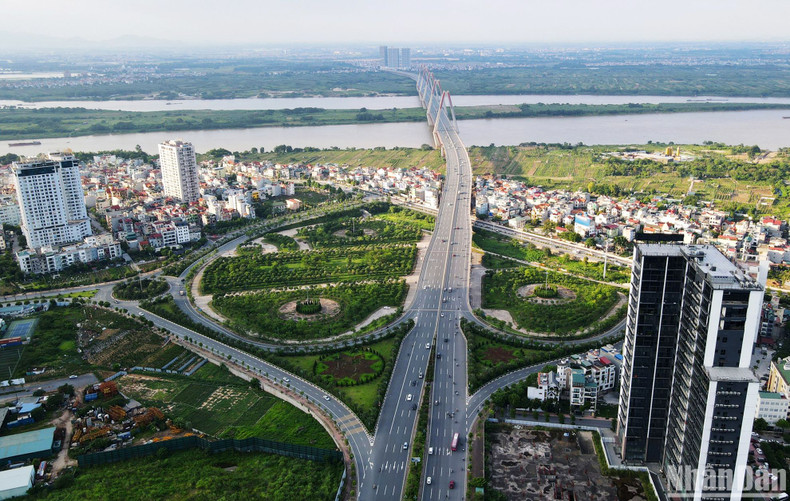 Nhat Tan Bridge is the largest cable-stayed bridge in Vietnam currently, connecting Tay Ho district with Dong Anh district. Nhat Tan Bridge is the largest cable-stayed bridge in Vietnam currently, connecting Tay Ho district with Dong Anh district.