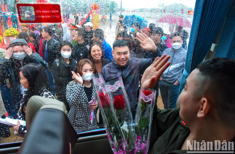 Touching moments before leaving. Touching moments before leaving.