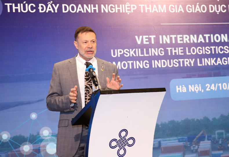 Australian Ambassador Andrew Goledzinoski speaks at the forum.