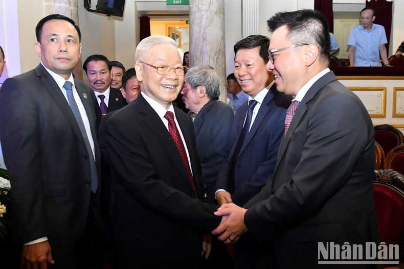 Party General Secretary Nguyen Phu Trong and the delegates at the event
