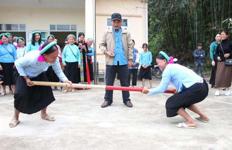 Stick-pushing competition at the Binh Lieu Golden Season Festival in 2023. (Photo: Nguyen Dung)