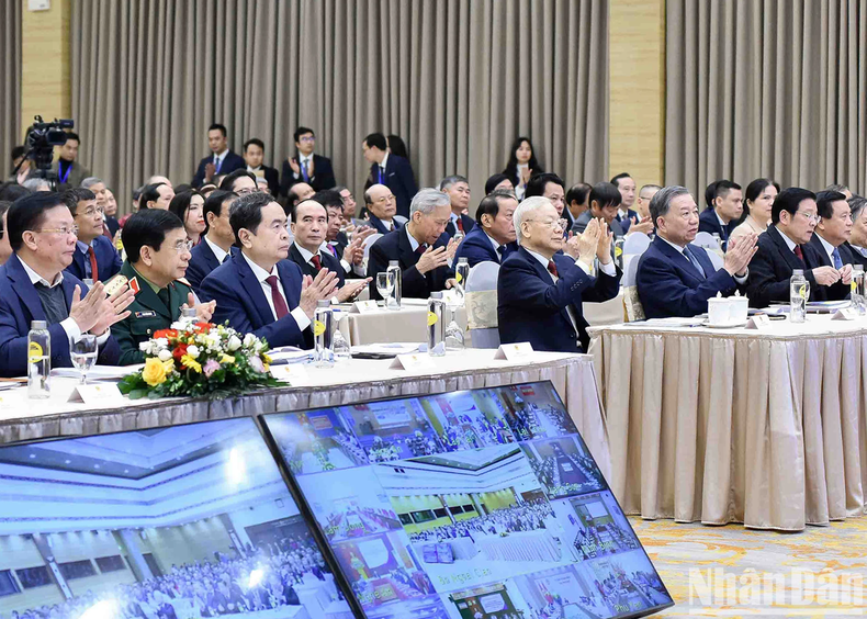 The delegates attend the conference.