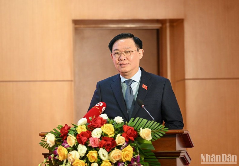 NA Chairman Vuong Dinh Hue speaks at the meeting. (Photo: NDO/Duy Linh) NA Chairman Vuong Dinh Hue speaks at the meeting. (Photo: NDO/Duy Linh)