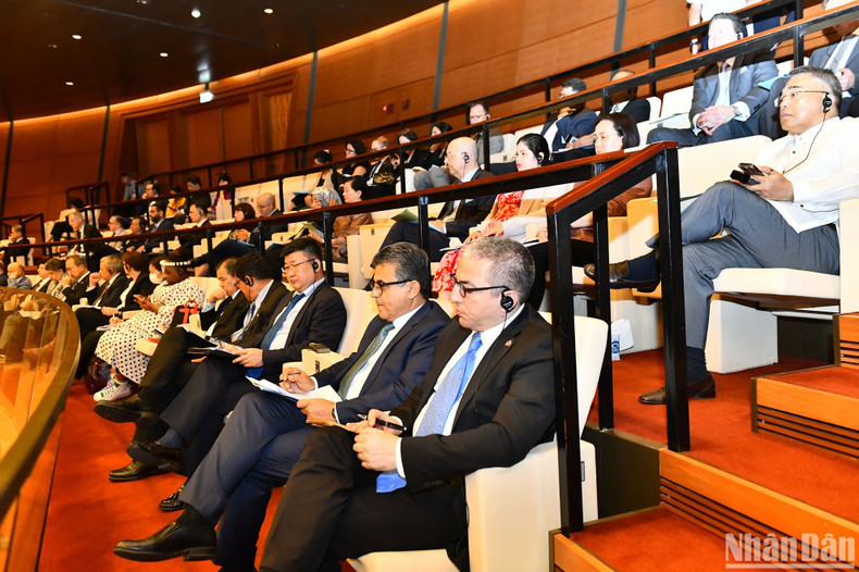 Ambassadors, Delegates, and Heads of Representatives of international organisations in Hanoi attended the opening session, at Dien Hong Hall.