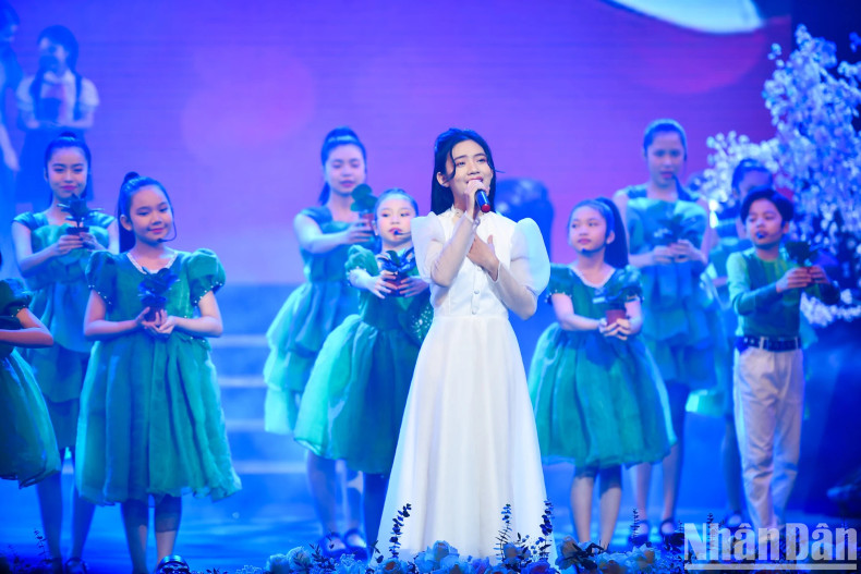 An art performance at the event An art performance at the event