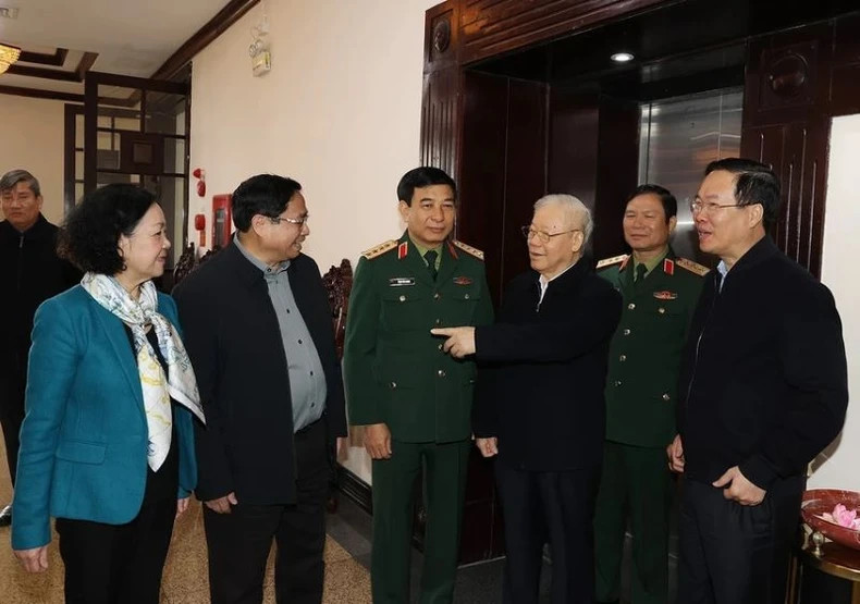 Party General Secretary Nguyen Phu Trong and leaders of the Party, State, and Central Military Commission attend the session.