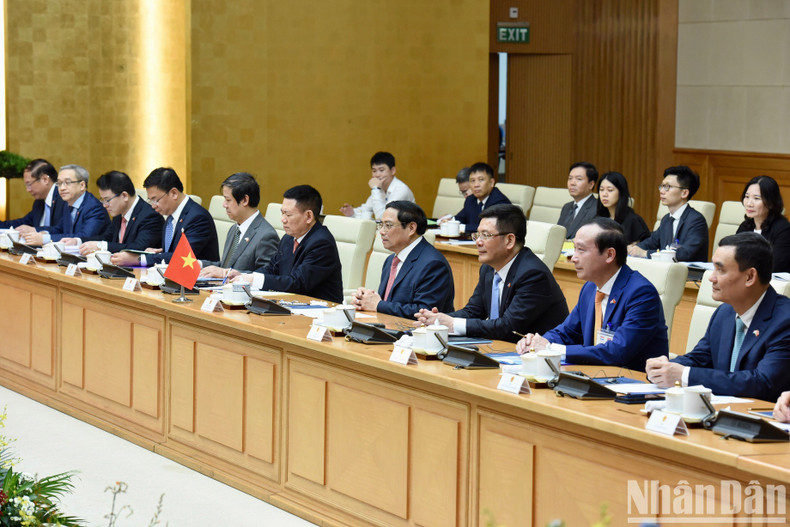 PM Pham Minh Chinh leads the Vietnamese Government delegation to hold talks with PM of the Grand Duchy of Luxembourg Xavier Bettel.