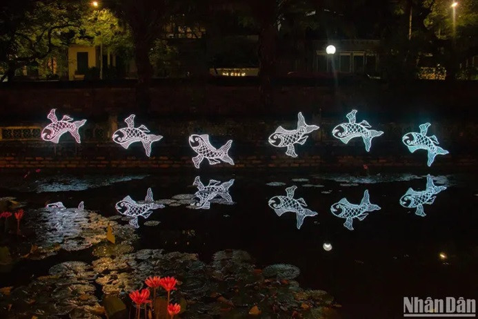 Every detail around the relic is also meticulously cared for. Light, sound and emotions blend, creating a unique context for the relic. Every detail around the relic is also meticulously cared for. Light, sound and emotions blend, creating a unique context for the relic.