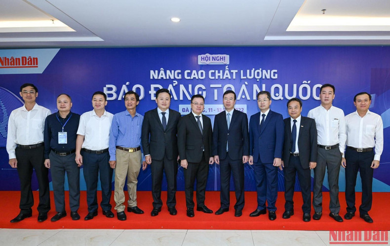 Vo Van Thuong, Politburo member and permanent member of the Communist Party of Vietnam (CPV) Central Committee's Secretariat and other delegates attend the conference. Vo Van Thuong, Politburo member and permanent member of the Communist Party of Vietnam (CPV) Central Committee's Secretariat and other delegates attend the conference.