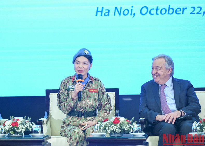 Sa Minh Ngoc, a female officer of the Vietnamese peacekeeping force, shares her feelings at the dialogue.