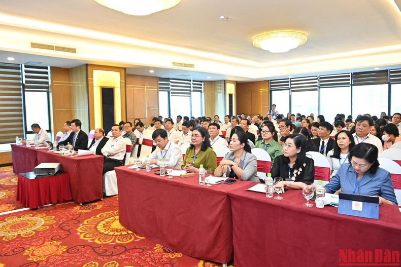 The conference also gathers prestigious managers, experts in press-communication, economics, technology, etc. from both at home and abroad. The conference also gathers prestigious managers, experts in press-communication, economics, technology, etc. from both at home and abroad.