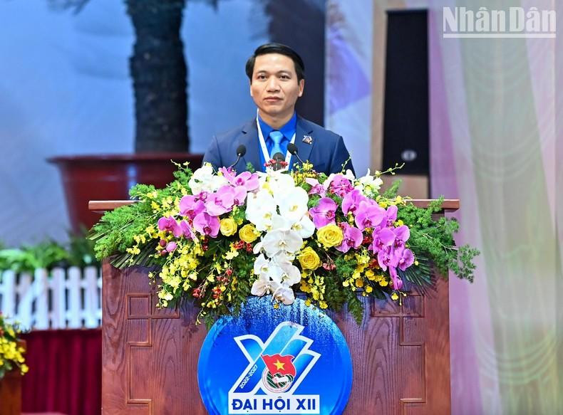 Permanent Secretary of the Ho Chi Minh Communist Youth Union Central Committee and President of the Vietnam Youth Federation Nguyen Ngoc Luong, delivers an opening speech.