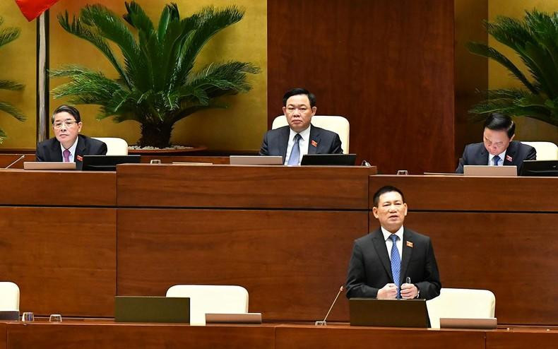 Finance Minister Ho Duc Phoc delivered a speech to receive and clarify a number of issues raised by NA deputies in relation to the draft Price Law (revised). Finance Minister Ho Duc Phoc delivered a speech to receive and clarify a number of issues raised by NA deputies in relation to the draft Price Law (revised).