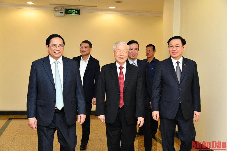 Party General Secretary Nguyen Phu Trong and leaders of the Party and State at the conference. Party General Secretary Nguyen Phu Trong and leaders of the Party and State at the conference.