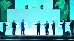 The ceremony to kick off Viet Nam Card Day 2025 at Song Festival (Photo: NDO)