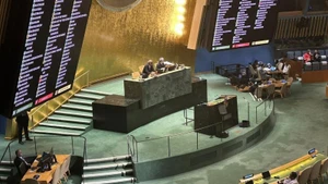 The United Nations General Assembly unanimously voted to adopt the United Nations Convention against Cybercrime on December 24, 2024 (New York time). According to Article 64 of the Convention, the document will be opened for signature in Ha Noi in 2025. Accordingly, the convention is called the "Ha Noi Convention." (Photo: VNA)