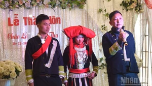 In pictures: Unique tradition in wedding ceremony of Red Dao people in Ta Phin