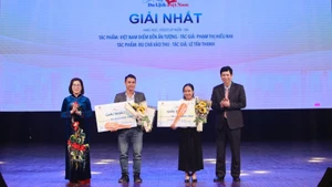 First prizes in the short and long video/clip categories are presented to the winning authors.