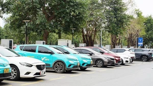 An electric vehicle charging station in Ha Noi. (Photo: NDO)