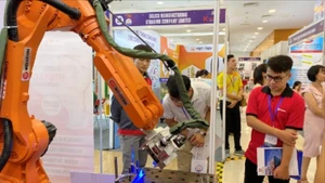 Ha Noi focuses on training high-quality human resources to meet development requirements. (Photo: nhandan.vn)