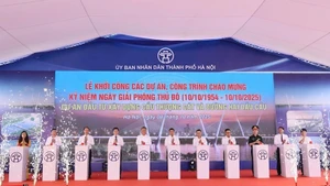 Delegates performed the groundbreaking ceremony for Thuong Cat Bridge. (Photo: NDO)