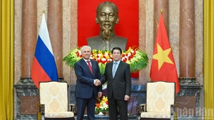 State President Luong Cuong and Chairman of State Duma Vyacheslav Volodin at the meeting.