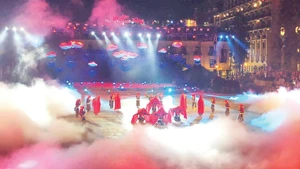 A large-scale live performance art programme in Sa Pa. (Photo: LU MAI)