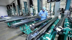 Manufacturing materials for solar panel production at JA Solar Viet Nam Co., Ltd., a Hong Kong (China)-invested enterprise, at Quang Chau Industrial Park in Bac Giang province. (Photo: VNA)