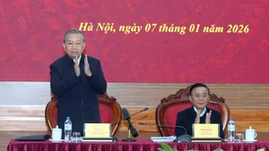 General Secretary To Lam chairs the working session with the Central Policy and Strategy Commission.