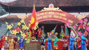 An epic art performance recreating the heroic spirit of the Tay Son army during the 1789 spring campaign. (Photo: VNA)