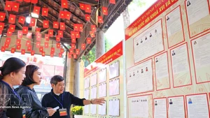 Preparations at polling station No. 05 at Trung Vuong Secondary School (Cua Nam ward, Ha Noi) have been basically completed. (Photo: VNA)