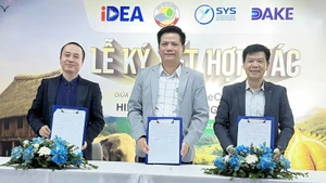 SYS Viet Nam, eComDX, and the Dak Lak Durian Association sign a strategic cooperation agreement: Opening a "digital highway" for the Central Highlands durian industry.