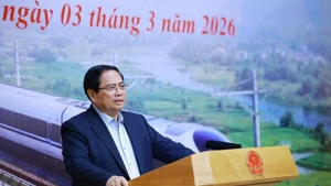 Prime Minister Pham Minh Chinh speaks at the meeting (Photo: VNA)