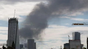 Smoke rises over Tel Aviv, Israel following Iran’s retaliatory attack. (Photo: THX/VNA)