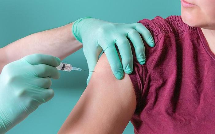 French government spokesperson Olivier Veran on Thursday called on high-risk groups to get another booster shot against COVID-19 ahead of the holiday season.